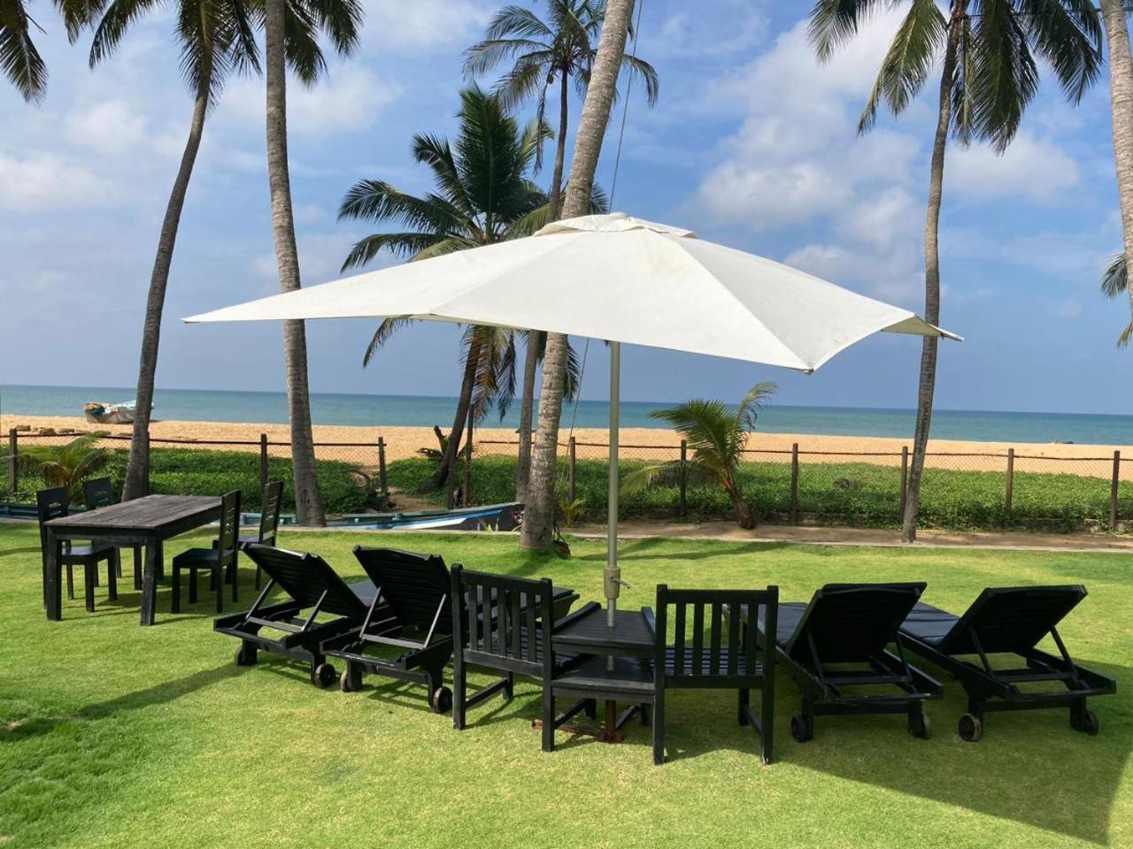 Soluna Beach Resort Marawila Buitenkant foto