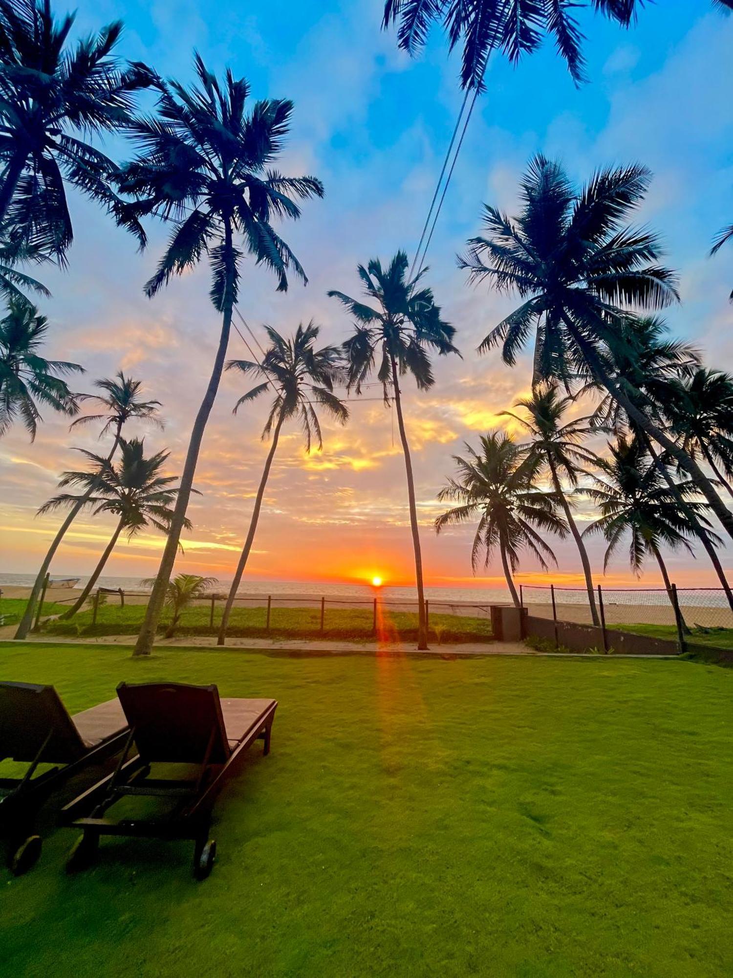 Soluna Beach Resort Marawila Buitenkant foto
